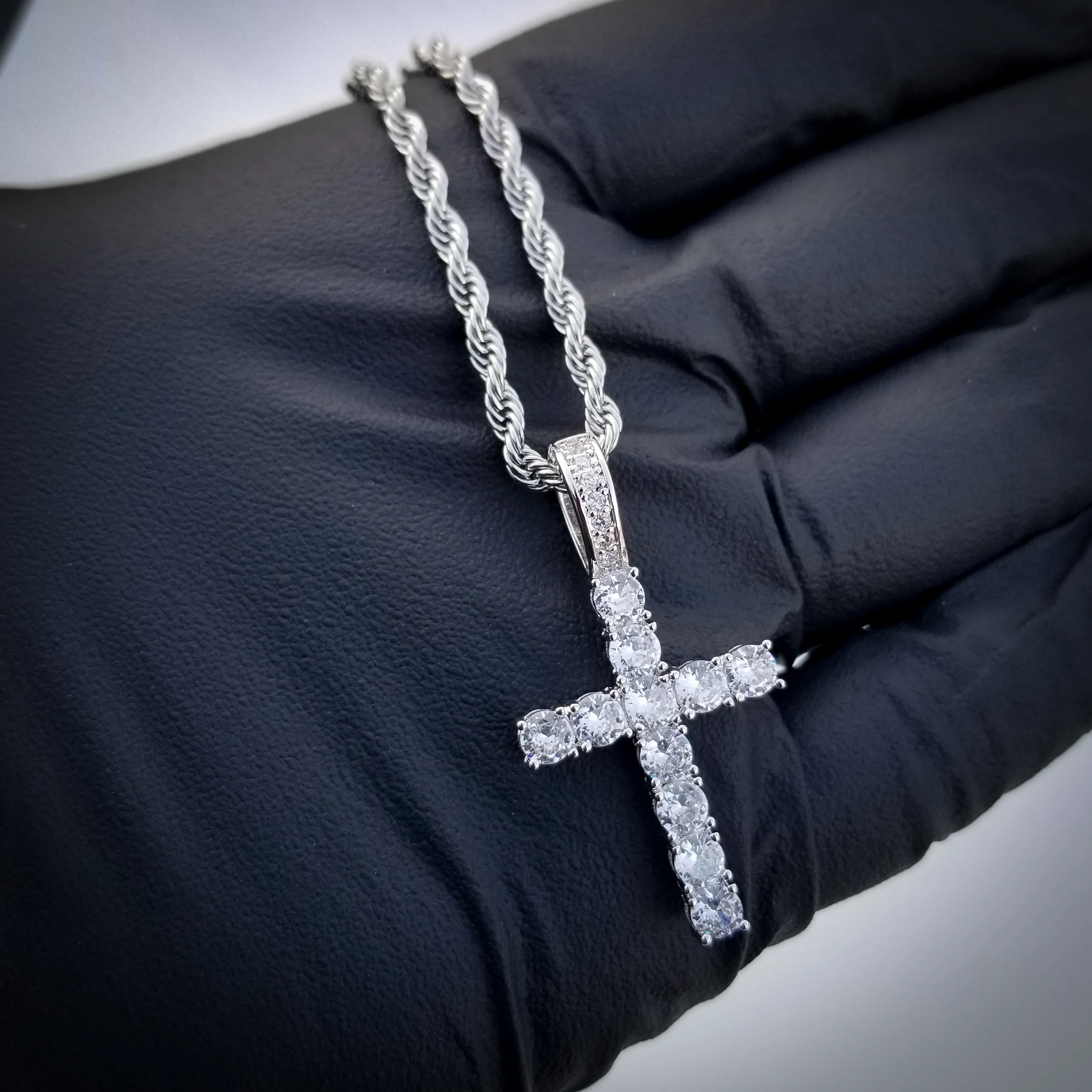 Small Diamond Cross Pendant - White Gold - Image 3